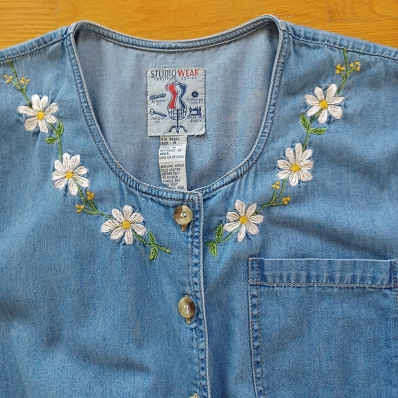 Vintage Studio Wear Romper Medium Denim ButtonUp Floral Daisies Embroidered - Picture 4 of 11